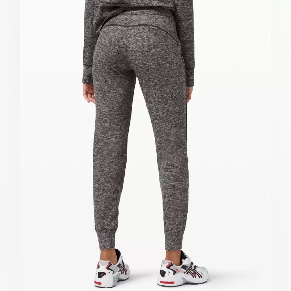Lululemon Ready to Rulu Women’s Green Jogger, Size 2